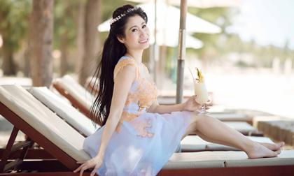 sao Việt, Uyên Thảo, Uyên Thảo lái xế hộp 4 tỷ đồng, Uyên Thảo đi cúng tổ, sao Việt đi cúng tổ