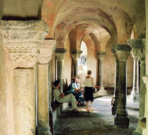 Nhà nguyện Thánh Michel,Nhà Nguyện Cổ,Du lịch Pháp