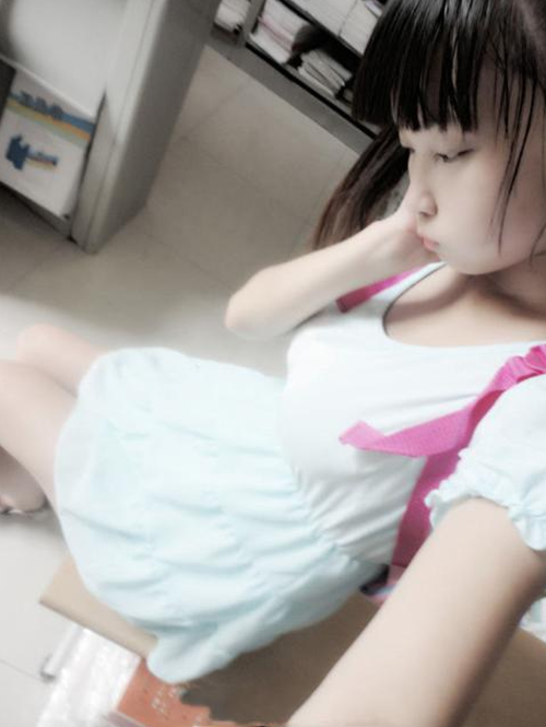 Cô gái,cô gái tuổi teen,choáng với những cô gái tiểu học trang điểm như người lớn