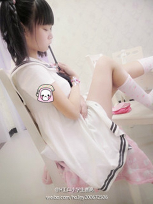 Cô gái,cô gái tuổi teen,choáng với những cô gái tiểu học trang điểm như người lớn
