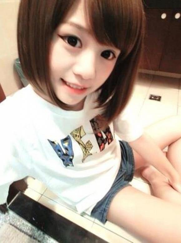 Cô gái,cô gái tuổi teen,choáng với những cô gái tiểu học trang điểm như người lớn