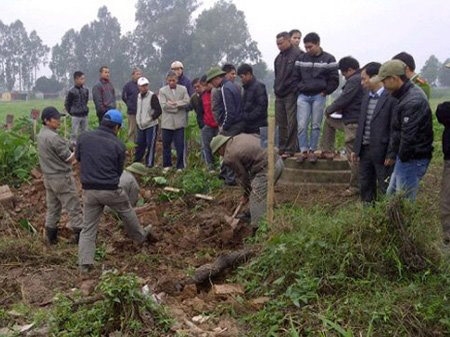 Bùa ngải,bùa ngải làm từ xác người,yểm bùa,kinh hoàng việc yểm bùa