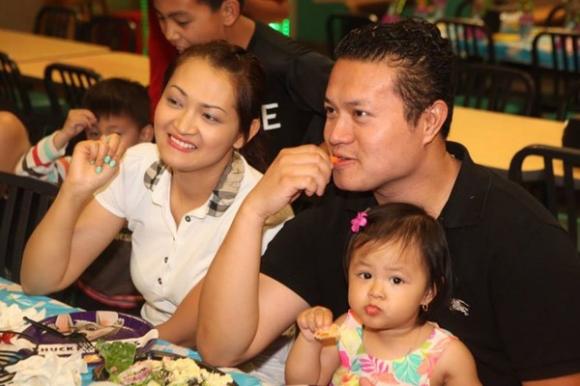Bằng Kiều,vợ chồng Bằng Kiểu vui vẻ tái hợp ngày sinh nhật con