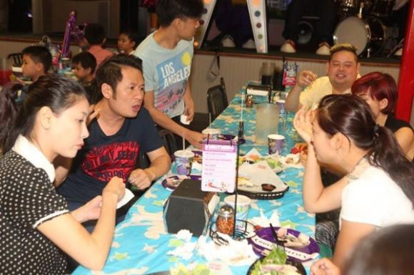 Bằng Kiều,vợ chồng Bằng Kiểu vui vẻ tái hợp ngày sinh nhật con