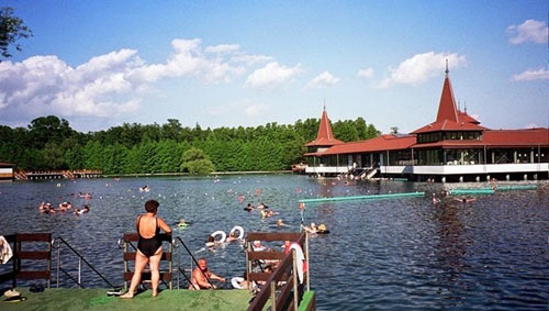 Hồ Heviz,Du lịch Hungary,Hồ nước nóng tự nhiên