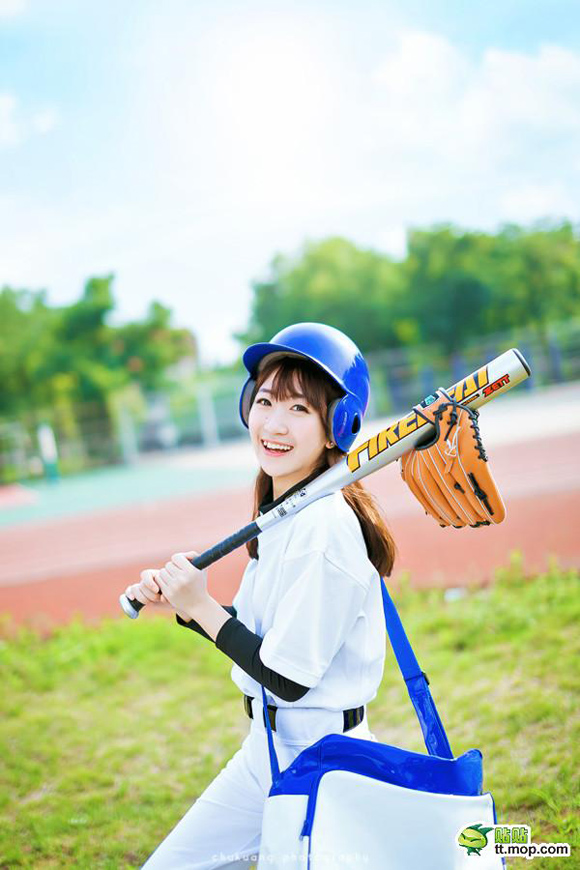 Nữ sinh bóng chày xinh đẹp,duyên dáng,hình ảnh đẹp như nữ thần của cô gái chơi bóng chày