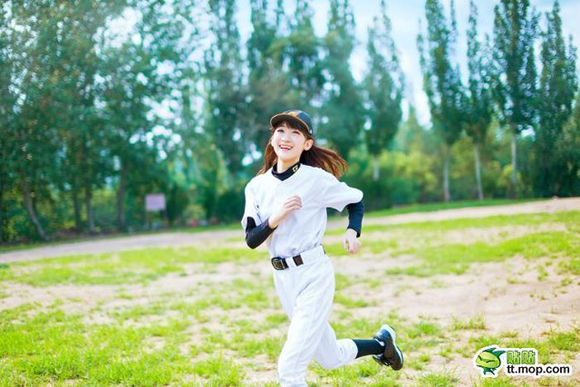 Nữ sinh bóng chày xinh đẹp,duyên dáng,hình ảnh đẹp như nữ thần của cô gái chơi bóng chày
