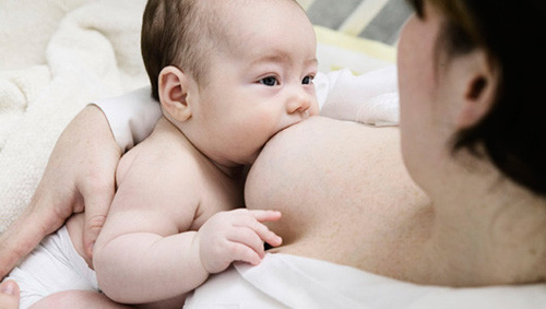 Sữa non,tránh vắt sữa non trước khi sinh,hiểm họa khó lường từ việc vắt sữa non trước sinh