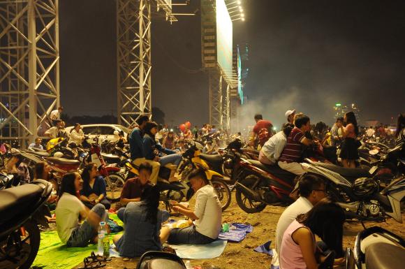 Bắn pháo hoa,màn bắn pháo hoa,giao thừa 2015