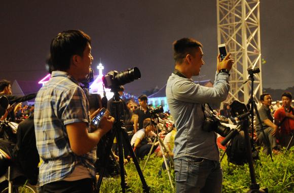 Bắn pháo hoa,màn bắn pháo hoa,giao thừa 2015