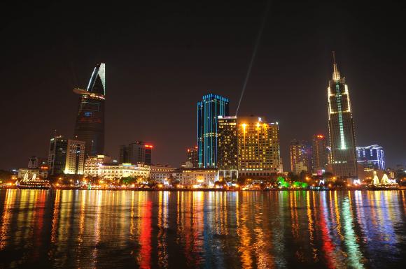 Bắn pháo hoa,màn bắn pháo hoa,giao thừa 2015
