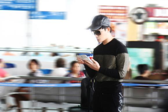 sao Việt, Nathan Lee, quý ông hàng hiệu, Nathan Lee hẹn hò với bạn gái, Nathan Lee đeo nhẫn kim cương