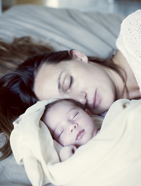 Bé ngủ chung, ngủ chung với bé,điều cần biết,điều cần biết khi ngủ chung