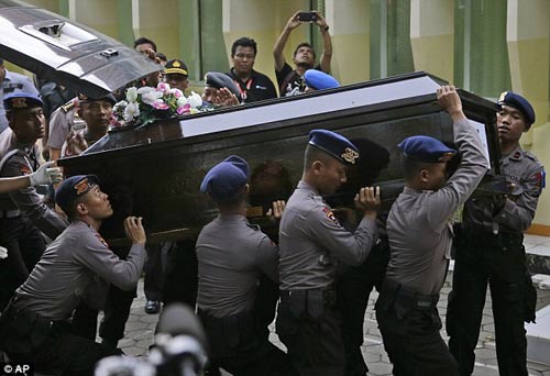Tang lễ,tang lễ nạn nhân vụ QZ8501,vụ máy bay QZ8501
