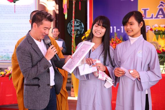 sao Việt, Đàm Vĩnh Hưng, Mr. Đàm, Ông hoàng nhạc Việt, liveshow “Thương hoài ngàn năm 2”, Mr. Đàm  đi từ thiện