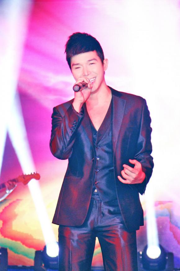sao Việt, Nathan Lee, quý ông hàng hiệu, Nathan Lee vội vã chạy show, bạn gái  Nathan Lee