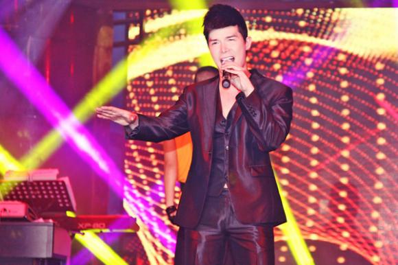 sao Việt, Nathan Lee, quý ông hàng hiệu, Nathan Lee vội vã chạy show, bạn gái  Nathan Lee