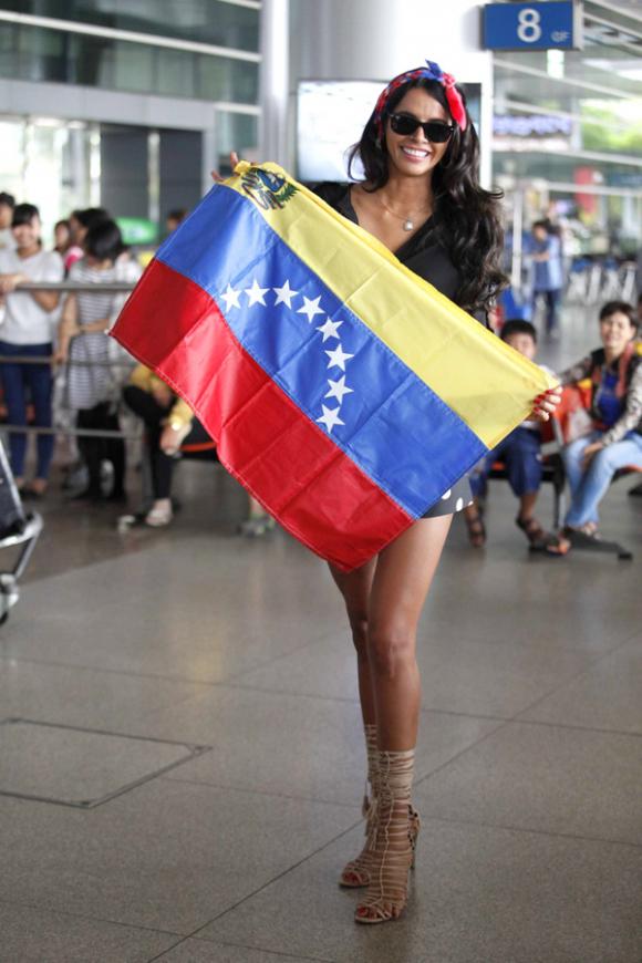 sao ngoại, Hoa hậu Thế giới 2011, Ivian Sarcos, Ivian Sarcos đến Việt Nam cùng hôn phu, Nguyễn Thị Loan ra đón Ivian Sarcos, Nữ thần sắc đẹp Venezuela 