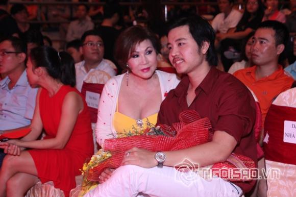 Vũ Hoàng Việt, Người tình U60, Yvonne Thúy Hoàng, Đoan Trang, ca nhạc