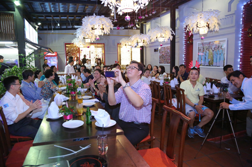 Vương Quốc Tôm, Nhà hàng Hải Sản, Hải Sản Vương Quốc Tôm