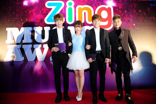 Angela Phương Trinh, Bảo Anh, Thủy Tiên, Linh Chi, Vân Trang, Zing Music Awards