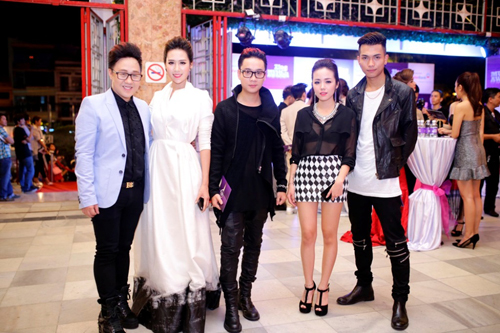 Angela Phương Trinh, Bảo Anh, Thủy Tiên, Linh Chi, Vân Trang, Zing Music Awards