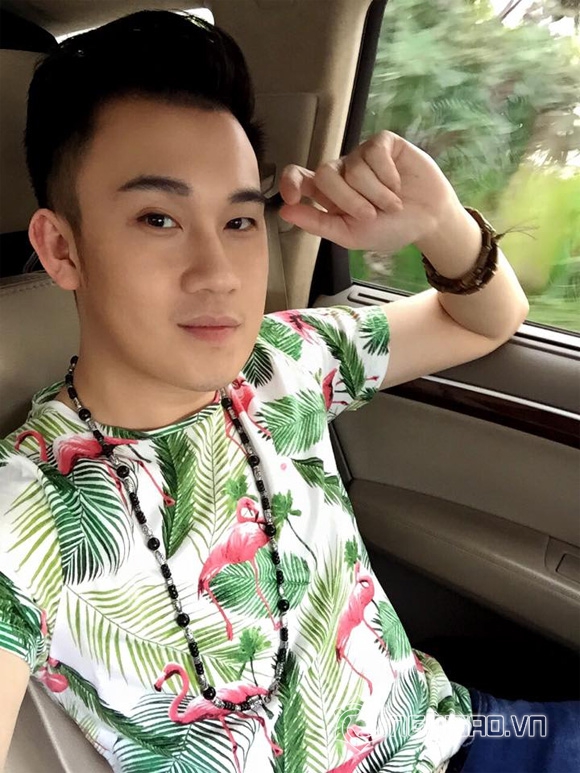 tủ đồ của Dương Triệu Vũ, nam ca sĩ Dương Triệu Vũ, tủ  đồ sao nam Việt

