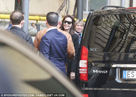Angelina Jolie,Brad Pitt,Zahara,Shiloh,con của sao,Giáo hoàng Francis