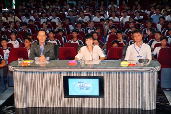 sao Việt, Phương Thanh, Phương Thanh ngồi ghế nóng, Phương Thanh dễ tính, cuộc thi Tiếng cười sinh viên