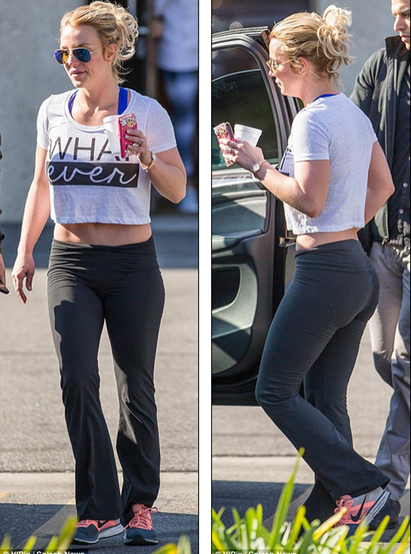 Britney Spears kheo bụng phẳng lỳ, Britney Spears luộm thuộm, Britney Spears xuống sắc