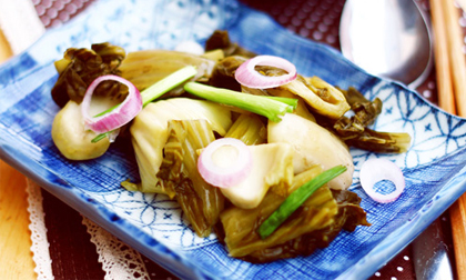 canh hến nấu dưa cải chua,vào bếp với món canh hến nấu dưa cải chua,canh hến nấu dưa cải chua ngon,canh hến nấu dưa cải chua rẻ,canh hến nấu dưa cải chua ngày hè