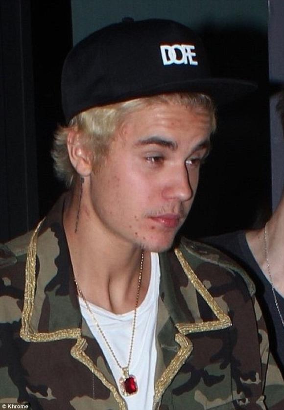 Justin Bieber, sao dùng photoshop, lỗi photoshop, sao bệ rạc