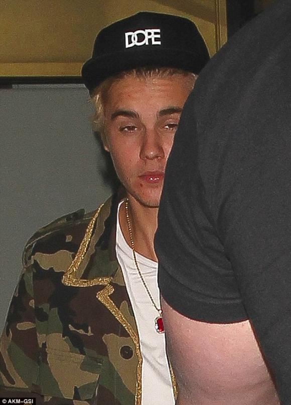 Justin Bieber, sao dùng photoshop, lỗi photoshop, sao bệ rạc