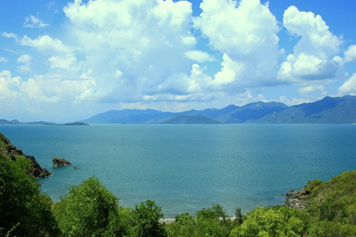 Du lịch biển, Địa danh du lịch, Vịnh Nha Trang, Vịnh Cam Ranh