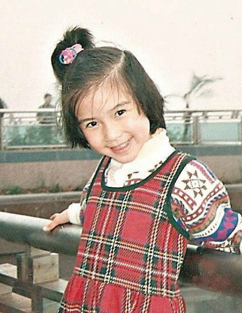 Angela Baby, ảnh Angela Baby lúc nhỏ, Angela Baby xinh đẹp từ nhỏ