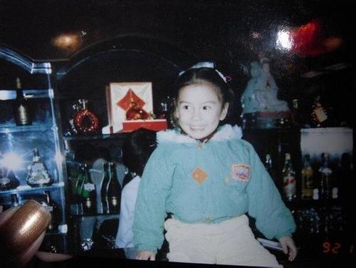 Angela Baby, ảnh Angela Baby lúc nhỏ, Angela Baby xinh đẹp từ nhỏ