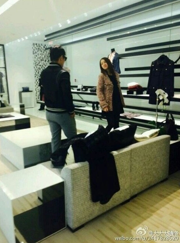 Lee Min Jung,Lee Byung Hun,scandal của Lee Byung Hun,Lee Min Jung và Lee Byung Hun đi mua sắm