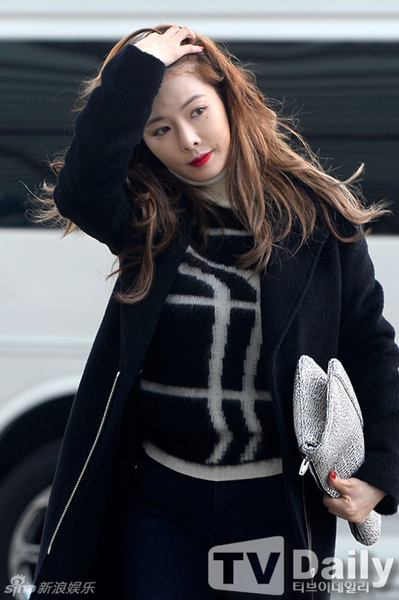 HyunA,Hyun nổi bật tại sân bay,thời trang chất lừ của HyunA,thời trang sân bay của sao Hàn