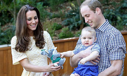 Hoàng tử George,Hoàng tử George siêu đáng yêu,Hoàng tử George đi chơi với mẹ