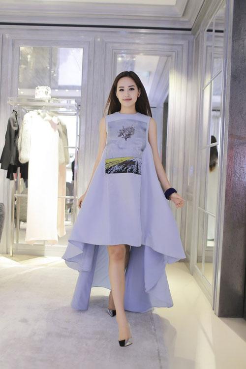Thời trang sao việt, Angela Phương Trinh, Mai Phương Thúy, Hoa hậu Kỳ Duyên, Sơn Tùng M-TP