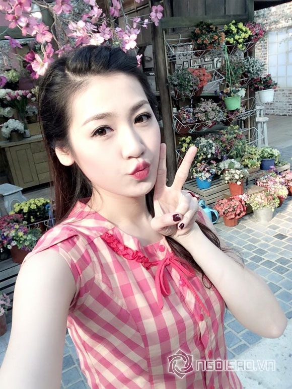á hậu Tú Anh mua xe sang, vẻ đẹp của á hậu Tú Anh, thời trang á hậu Tú Anh