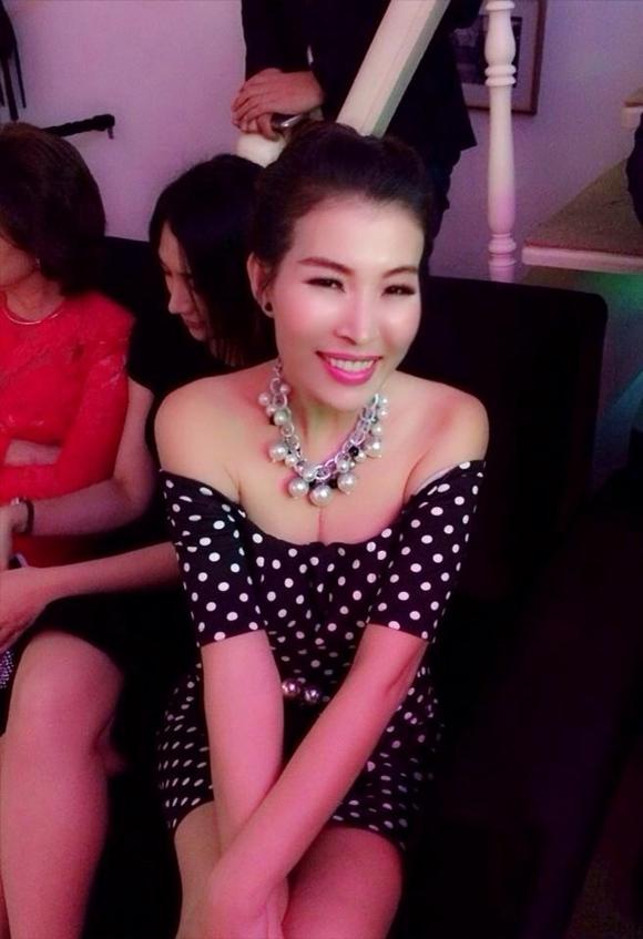Hoa hậu Quý bà Diễm Kyly, Diem kyly, cuu nguoi mau viet tuoi 40, NTK Võ Việt Chung