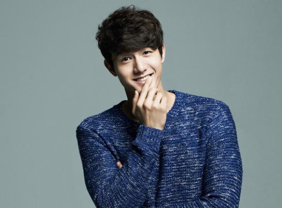 sao Hàn, Lee Ki Woo, diễn viên Lee Ki Woo, Lộ body chuẩn của Lee Ki Woo, Tiệm mỳ mỹ nam, sao Hàn khoe body chuẩn