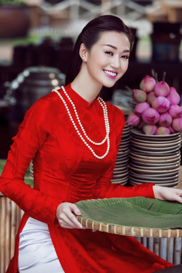 sao Việt, Khánh My, Mỹ nhân Sài thành, Khánh My nền nã với áo dài, Khánh My khoe vẻ đẹp mong manh