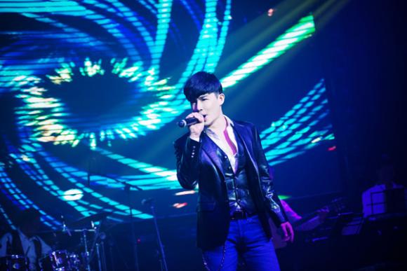 sao Việt, quý ông hàng hiệu, Nathan Lee, Nathan Lee - Ngọc Anh, Nathan Lee máu lửa bên Ngọc Anh, 