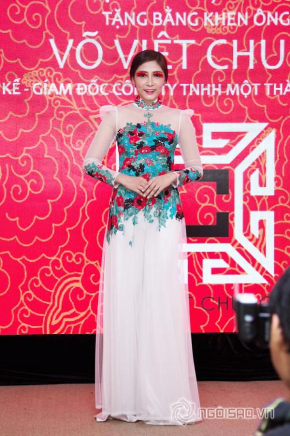 Võ Việt Chung, nhà thiết kế, bằng khen
