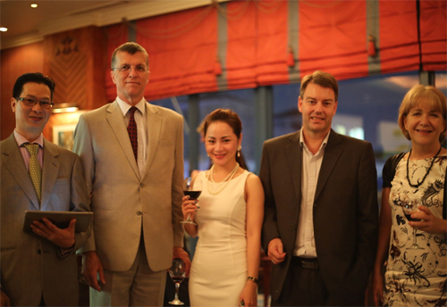 Nguyễn Xuân Trinh, Bảo Ngọc Việt - Úc, Thực phẩm chức năng