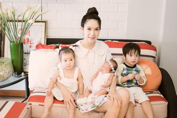 sao Việt, Lý Hải, Minh Hà, vợ chồng Lý Hải, gia đình Lý Hải, Lý Hải vắng mặt trong ngày mừng đầy tháng con gái