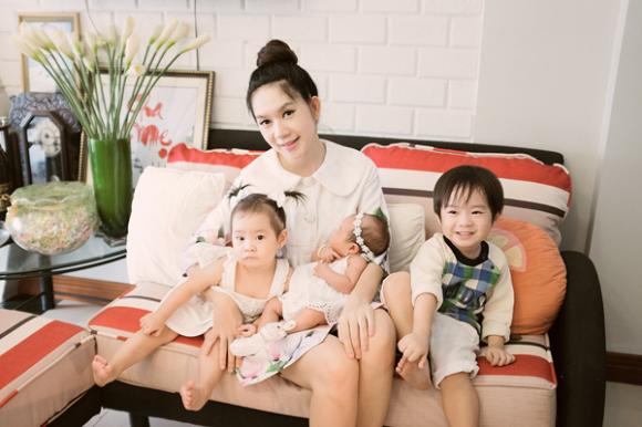 sao Việt, Lý Hải, Minh Hà, vợ chồng Lý Hải, gia đình Lý Hải, Lý Hải vắng mặt trong ngày mừng đầy tháng con gái