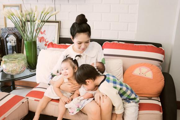 sao Việt, Lý Hải, Minh Hà, vợ chồng Lý Hải, gia đình Lý Hải, Lý Hải vắng mặt trong ngày mừng đầy tháng con gái
